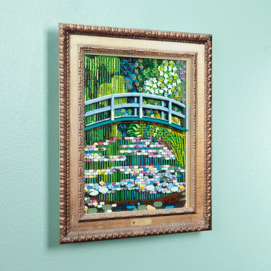 31220 Claude Monet – Brücke über einen Seerosenteich - Wandvitrine (Special Editon)