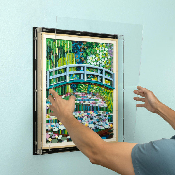 31220 Claude Monet – Brücke über einen Seerosenteich - Wandvitrine