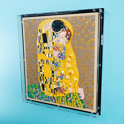 31221 Gustav Klimt – Der Kuss - Wandvitrine
