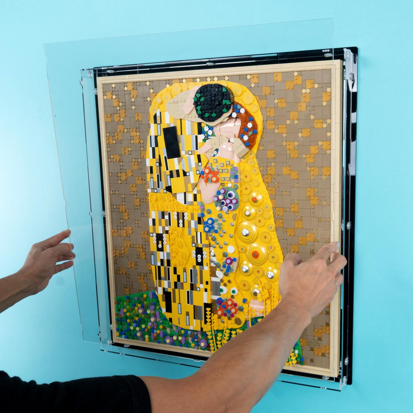 31221 Gustav Klimt – Der Kuss - Wandvitrine