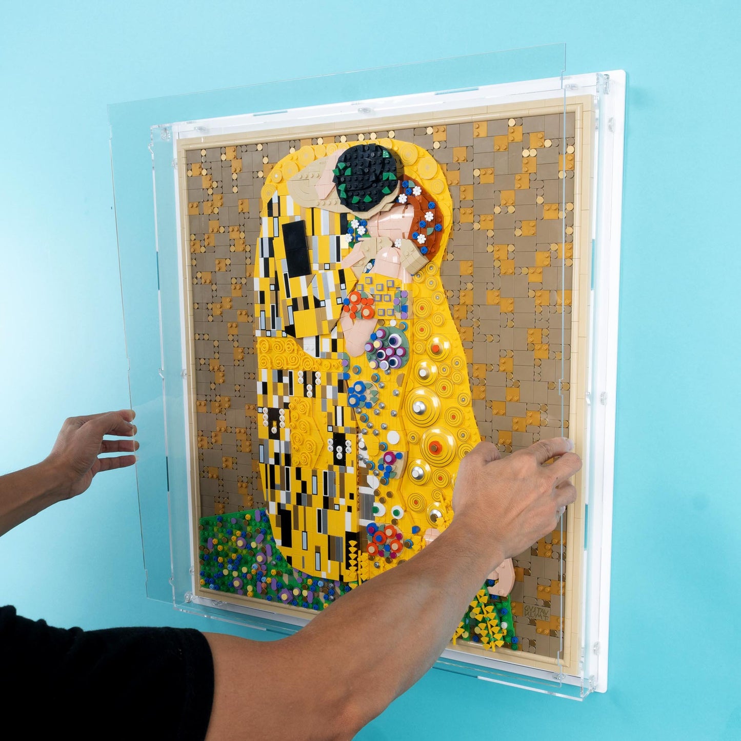31221 Gustav Klimt – Der Kuss - Wandvitrine