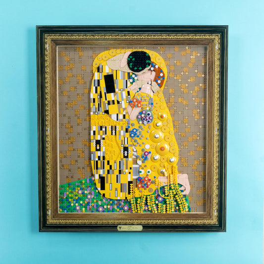 31221 Gustav Klimt – Der Kuss - Wandvitrine (Special Editon)