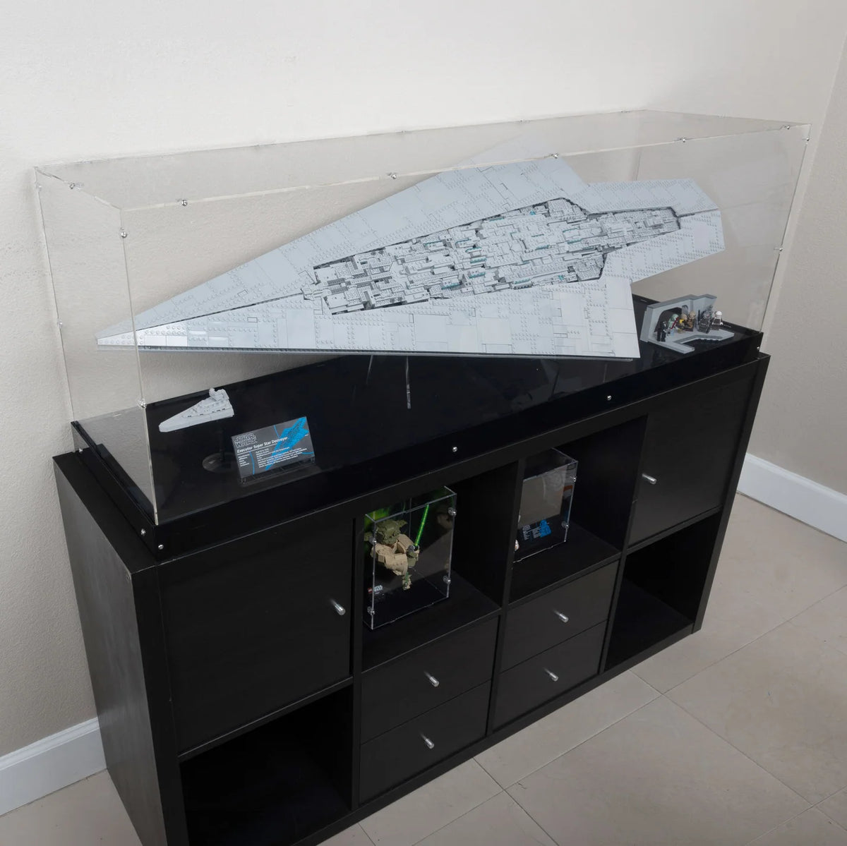 75457 Supersternzerstörer Executor (on Stand) - Special Edition (Ikea Kallax) - Acryl Vitrine Lego