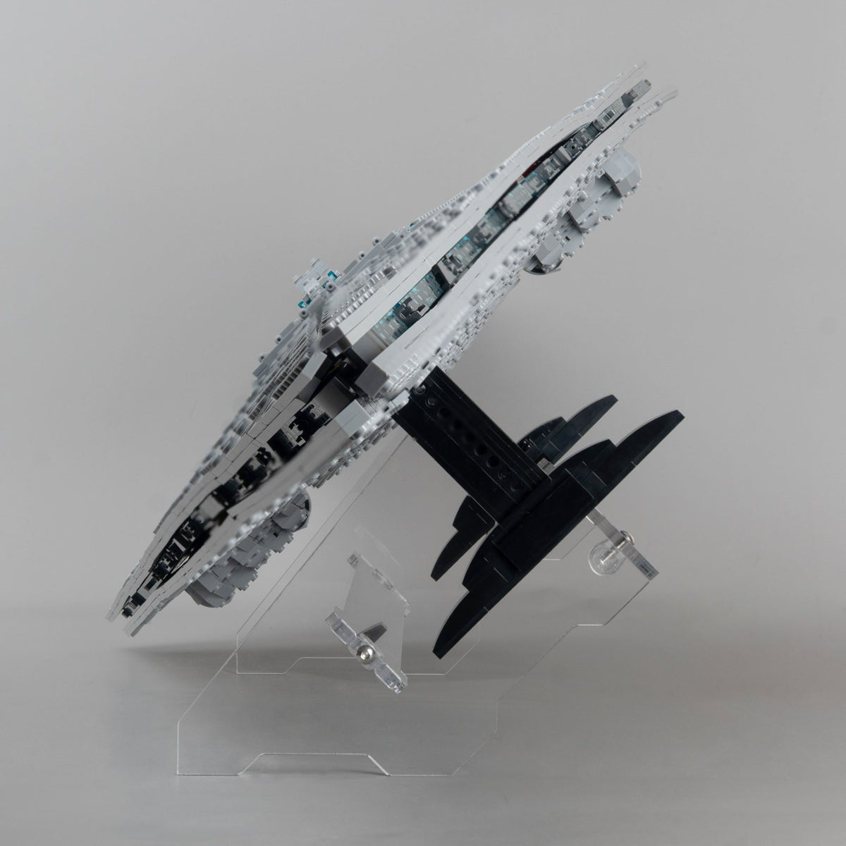 Acryl Displayständer für LEGO® 75457 Supersternzerstörer Executor – angewinkelt